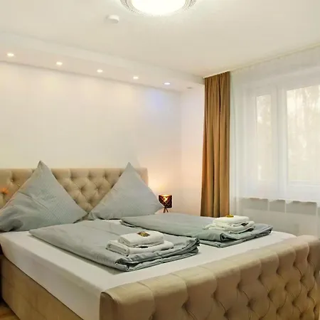 Modern Neuburg Sp - Neu - 2 Zimmer, Komfort, Ausgestattet, Smart Tv, Wi-fi Lejlighed *