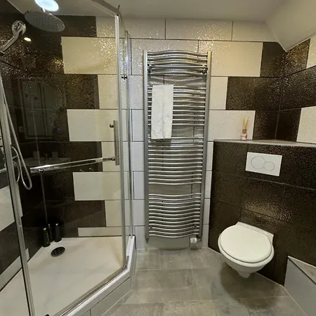 Modern Neuburg Sp - Neu - 2 Zimmer, Komfort, Ausgestattet, Smart Tv, Wi-fi Neuburg an Der Donau