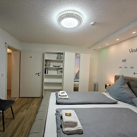 Modern Neuburg Sp - Neu - 2 Zimmer, Komfort, Ausgestattet, Smart Tv, Wi-fi Lejlighed